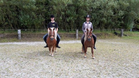 Baron og Maki under rytter første gang