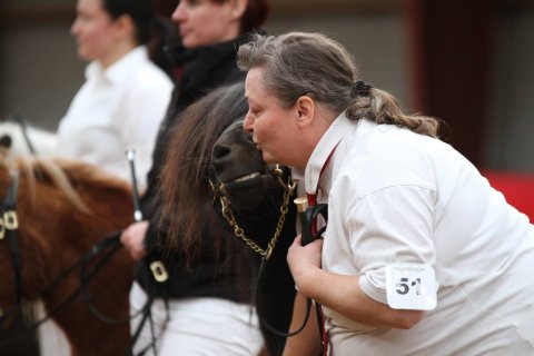 Bådsgårds Diva får et lille kys